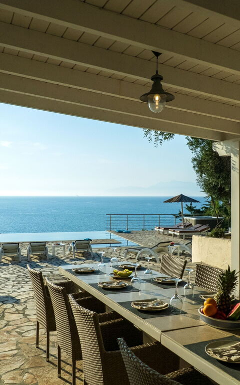 Beachfront Villa Seasun: all'aperto, Balcone / Terrazza / Patio, Piscina