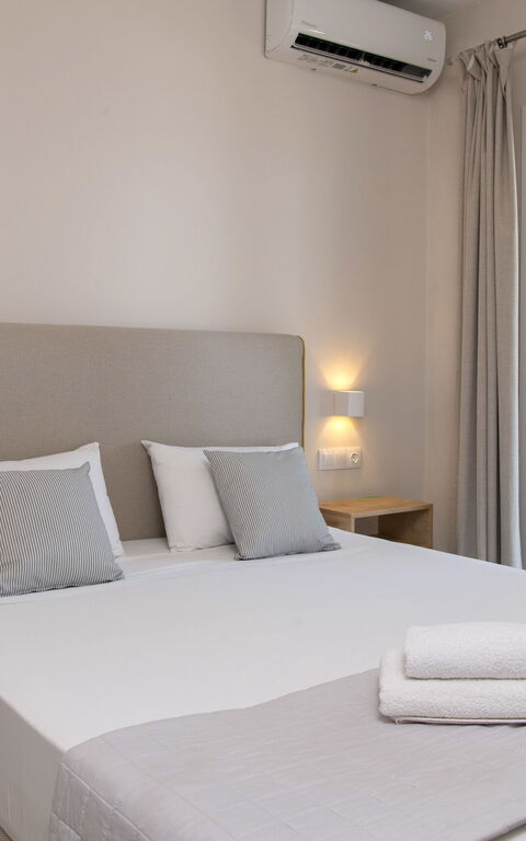 Beachfront Villa Seasun: Camera da letto