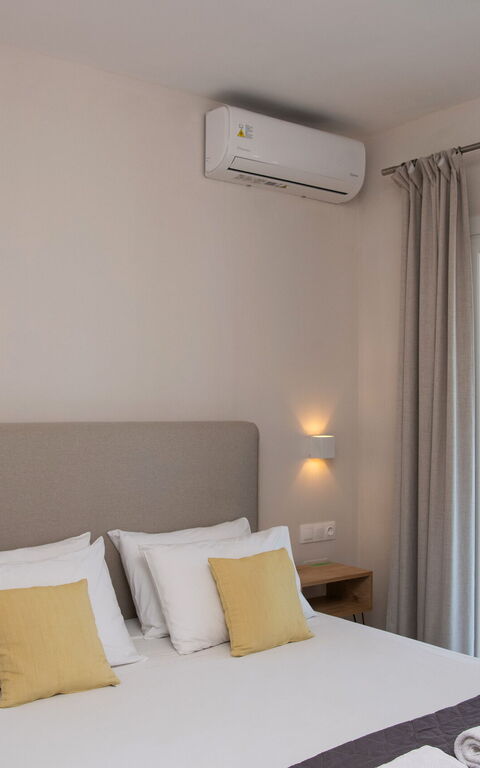 Beachfront Villa Seasun: Camera da letto