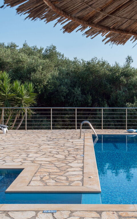 Beachfront Villa Seasun: all'aperto, Piscina
