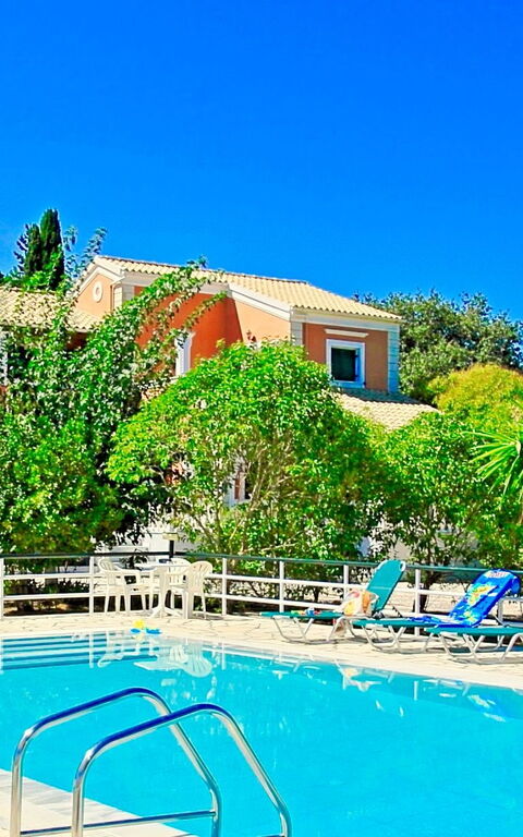 Beach Villa Nancy: Giardino, Piscina