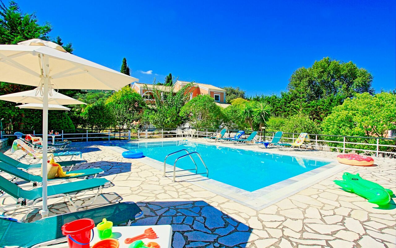 Beach Villa Nancy: Piscina