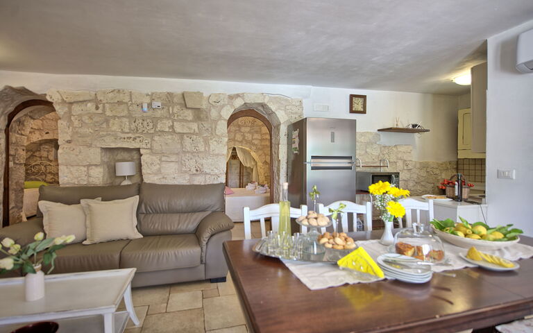 Trullo Santo Stefano: Cucina, Sala da pranzo, Soggiorno