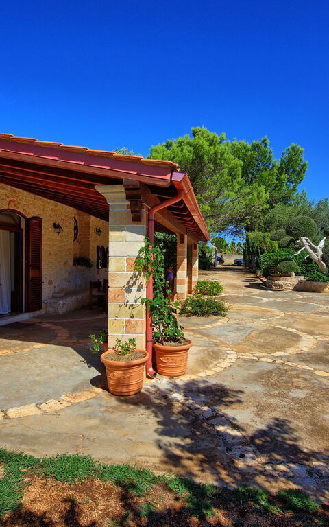 Lamia Santo Arcangelo: Esterni