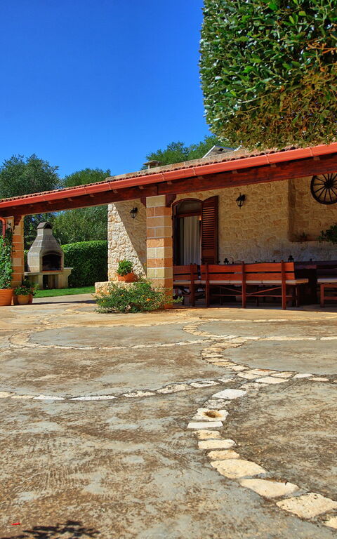 Lamia Santo Arcangelo: Esterni