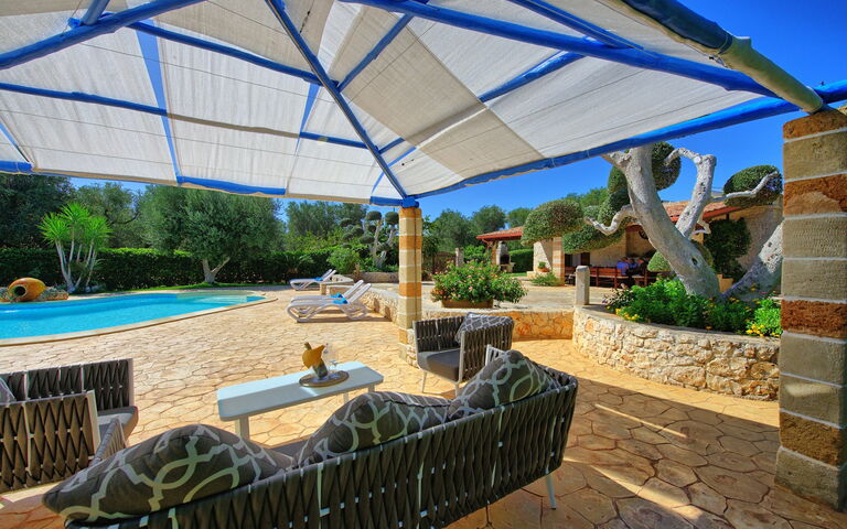 Lamia Santo Arcangelo: Esterni