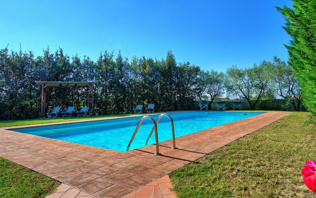 Casa Vasco: Giardino, Piscina