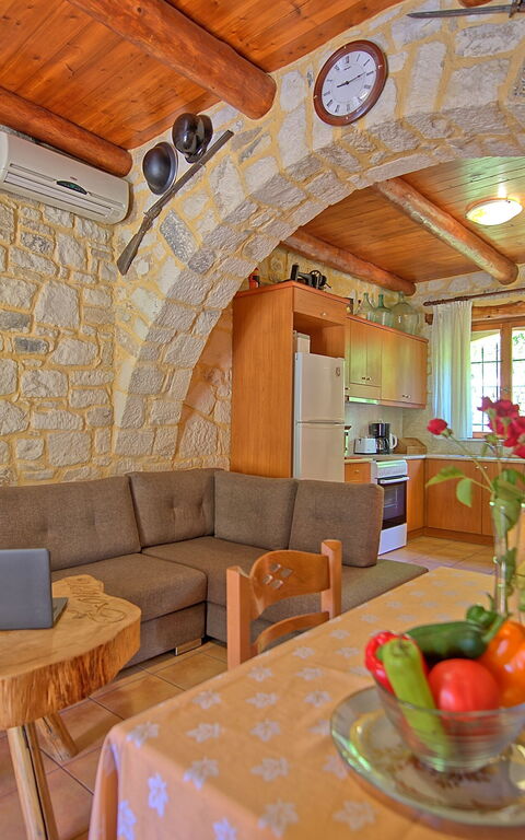 Villa Nipos: Cucina, Sala da pranzo, Soggiorno