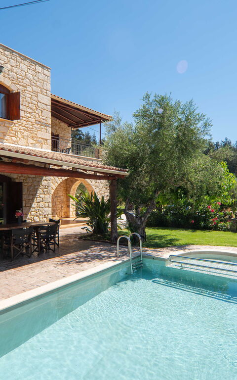 Villa Nipos: all'aperto, Balcone / Terrazza / Patio, Esterni, Giardino, Piscina