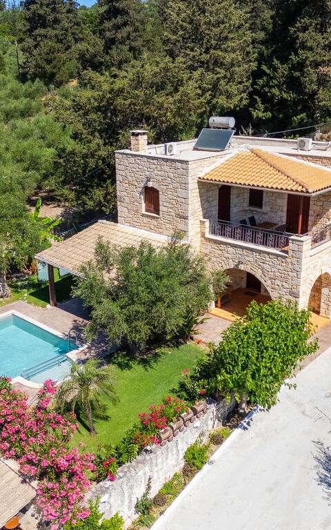 Villa Nipos: all'aperto, Esterni, Giardino, Piscina