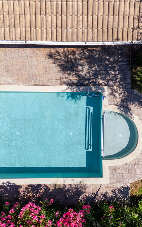 Villa Nipos: Giardino, Piscina, Vista Panoramica