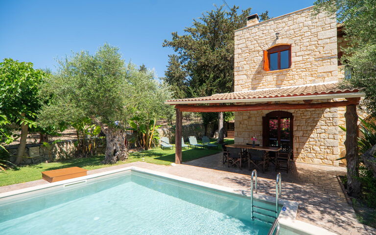 Villa Nipos: all'aperto, Balcone / Terrazza / Patio, Esterni, Giardino, Piscina