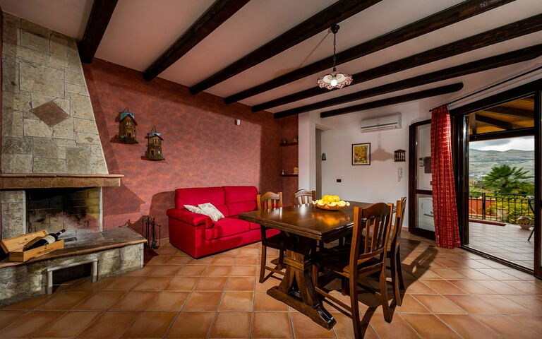 Villa Del Golfo: Cucina, Sala da pranzo, Soggiorno