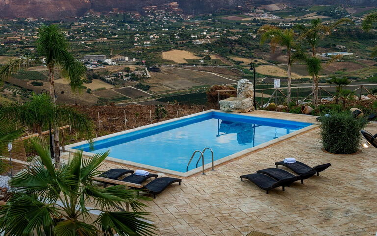Villa Le Muse: Piscina, Vista Panoramica