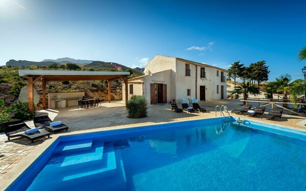 Villa le Muse: all'aperto, Piscina