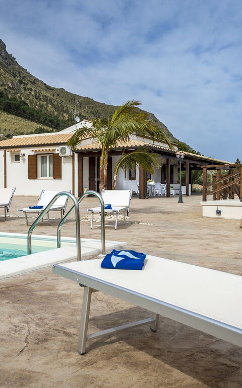 Villa Mare e Monti: all'aperto, Piscina