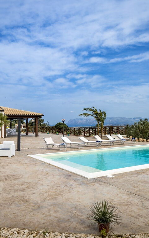 Villa Mare e Monti: Piscina