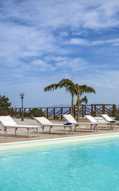 Villa Mare e Monti: Piscina