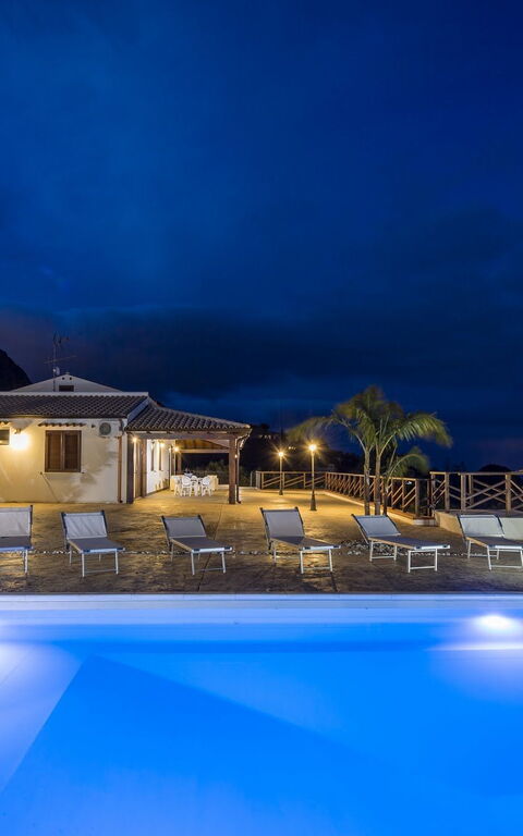 Villa Mare e Monti: all'aperto, Piscina