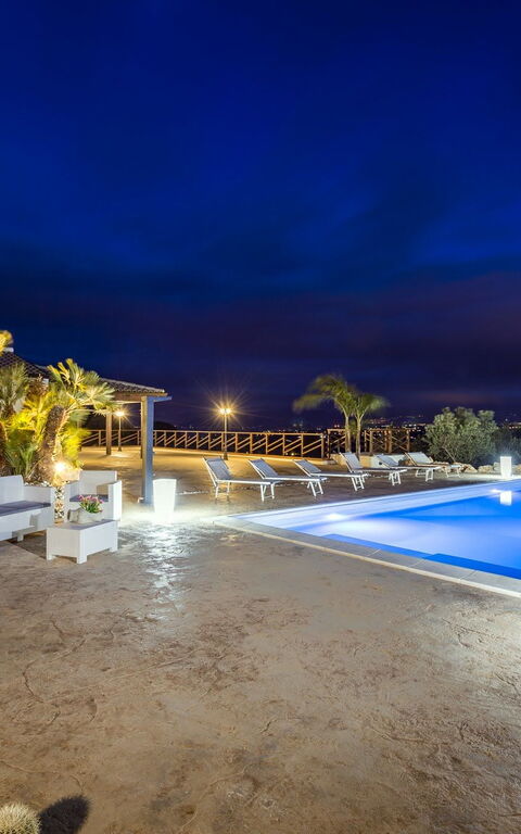 Villa Mare e Monti: Piscina