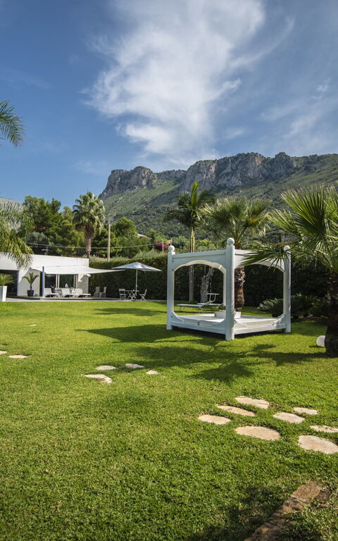 Villa Denari: all'aperto, Giardino