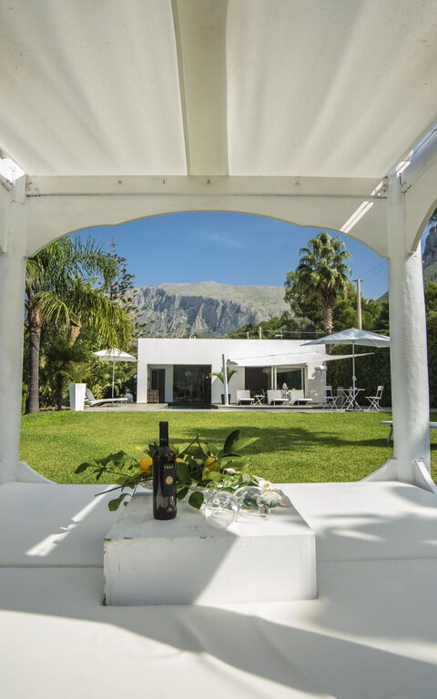 Villa Denari: all'aperto