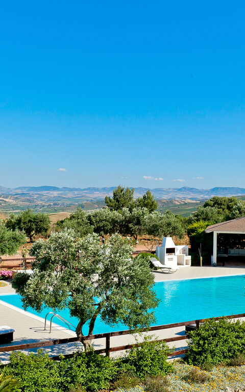 Tenutersa: all'aperto, Esterni, Piscina