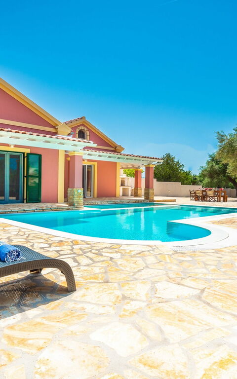 Beach Villa Joanna: all'aperto, Piscina