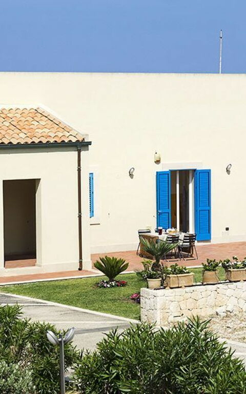 Villa Ala: all'aperto, Esterni