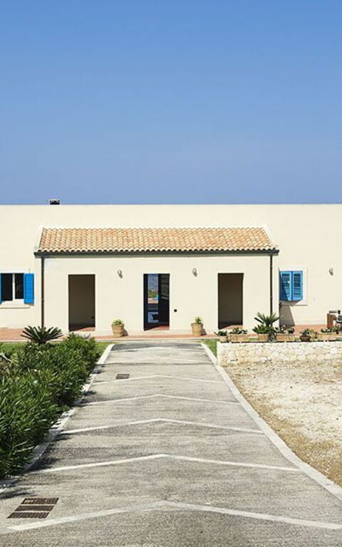 Villa Ala: all'aperto, Esterni