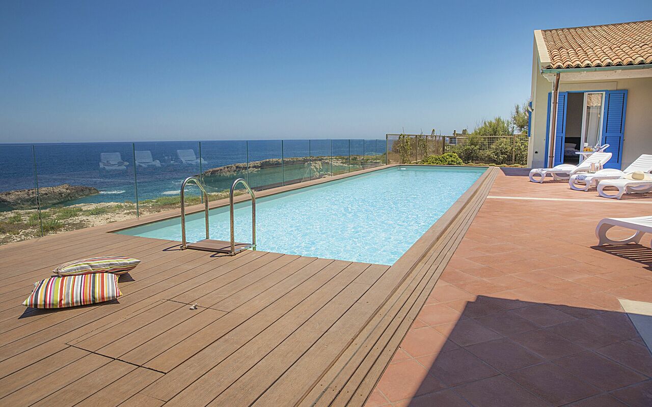 Villa Ala: all'aperto, Piscina