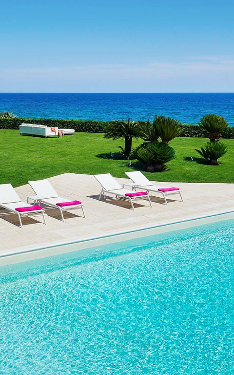 Blu Moon: Giardino, Piscina, Vista Panoramica