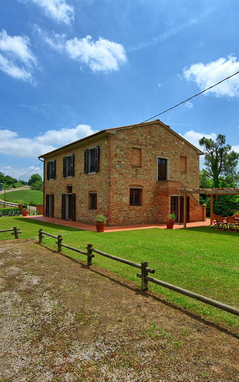Casale Chiara: Esterni, Giardino