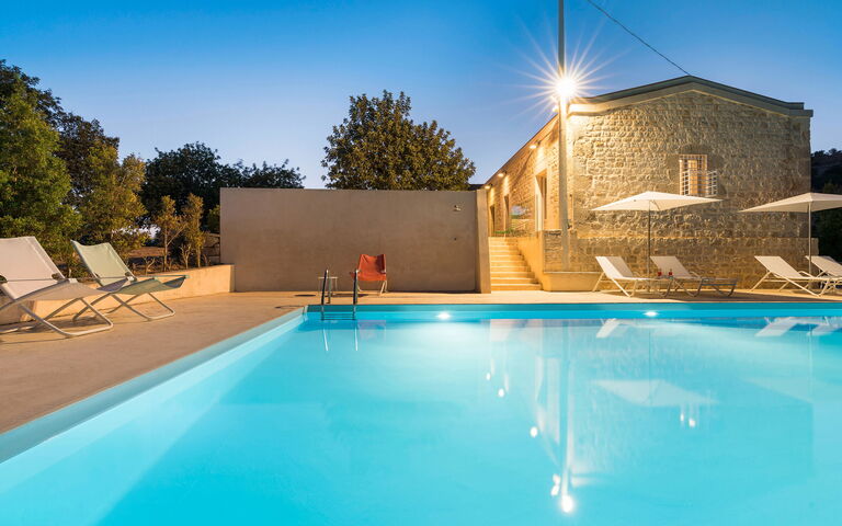 Villa Luna: all'aperto, Esterni, Piscina