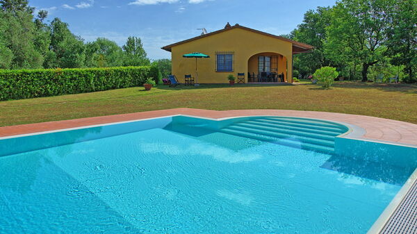 Casa Legoli: Esterni, Giardino, Piscina