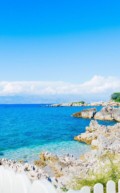 Villa Di Giovanni: Attività, Estate