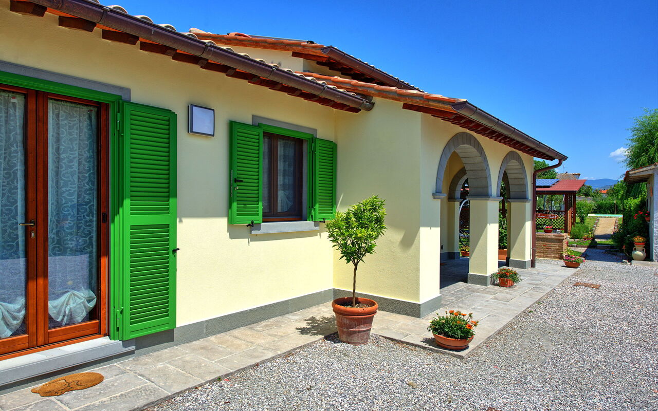 Casa Violina: all'aperto, Esterni