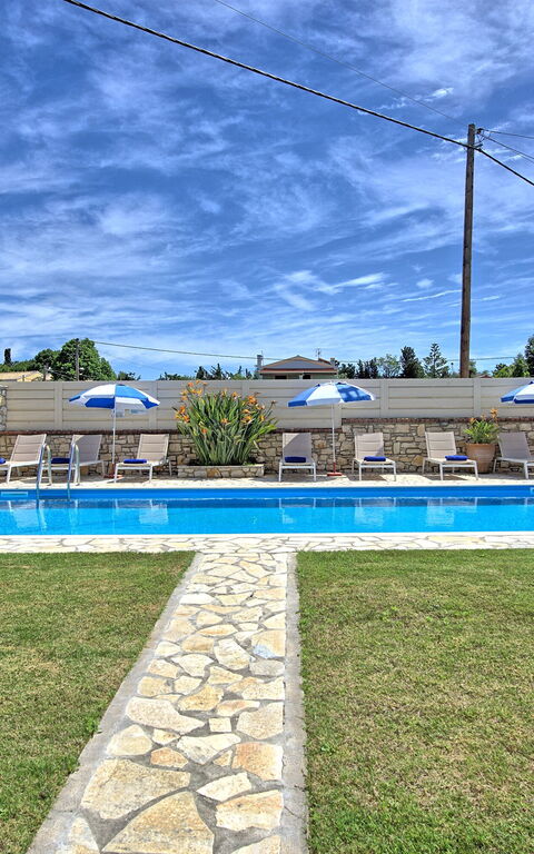 Acharavi Beach Villa: all'aperto, Giardino, Piscina