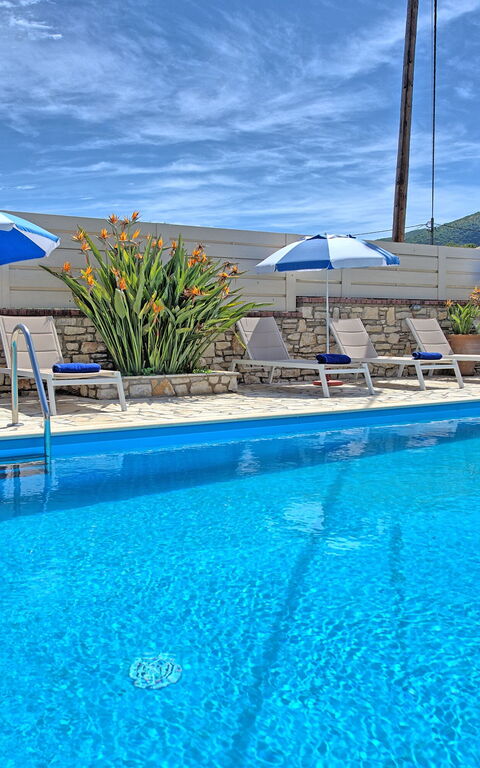 Acharavi Beach Villa: all'aperto, Piscina