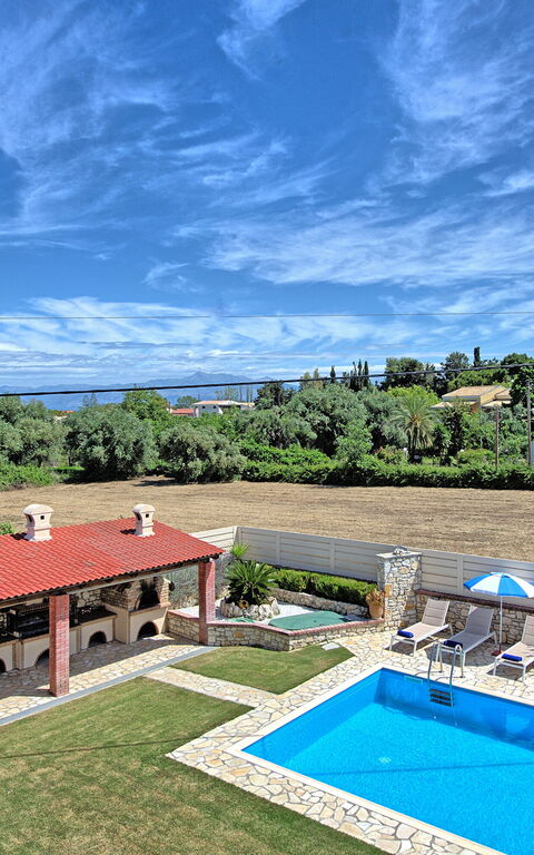 Acharavi Beach Villa: all'aperto