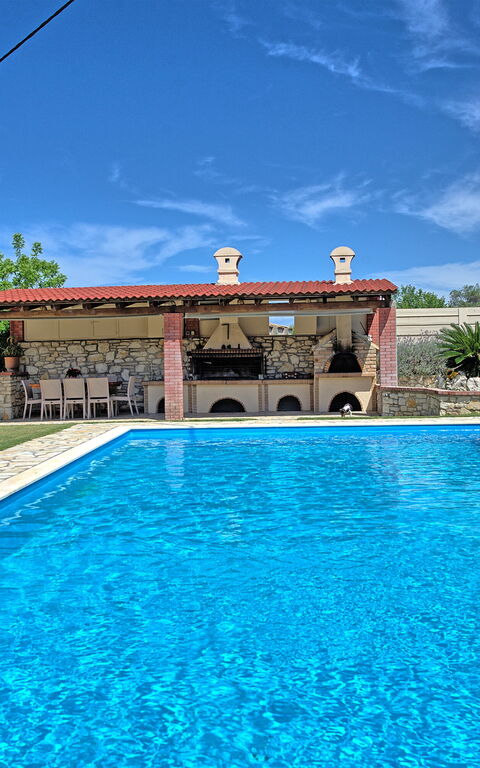 Acharavi Beach Villa: all'aperto, Piscina
