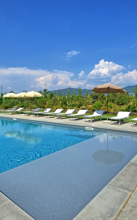 Villa Cangeli: all'aperto, Piscina