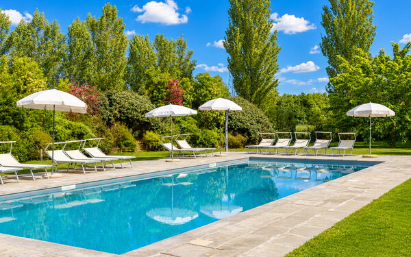 Villa Cangeli: all'aperto, Giardino, Piscina