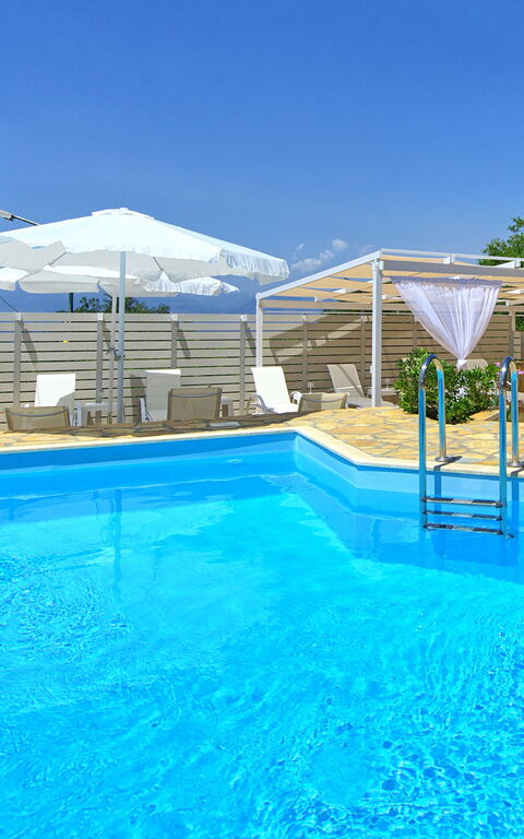 Villa Giador: all'aperto, Piscina