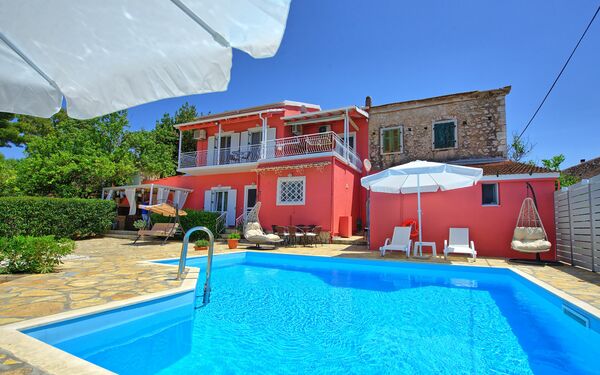 Villa Giador: all'aperto, Piscina