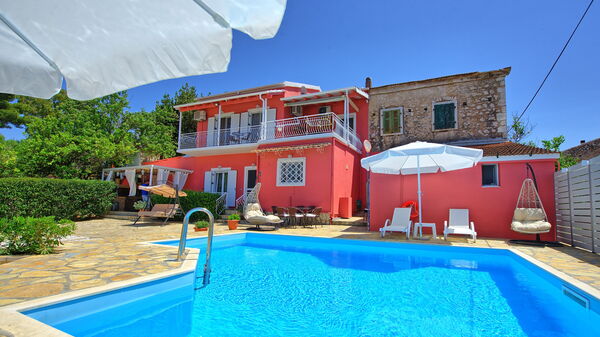 Villa Giador: all'aperto, Piscina