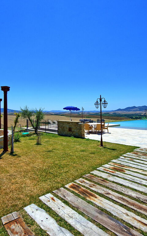 Villa Massimiliano: all'aperto, Giardino, Piscina