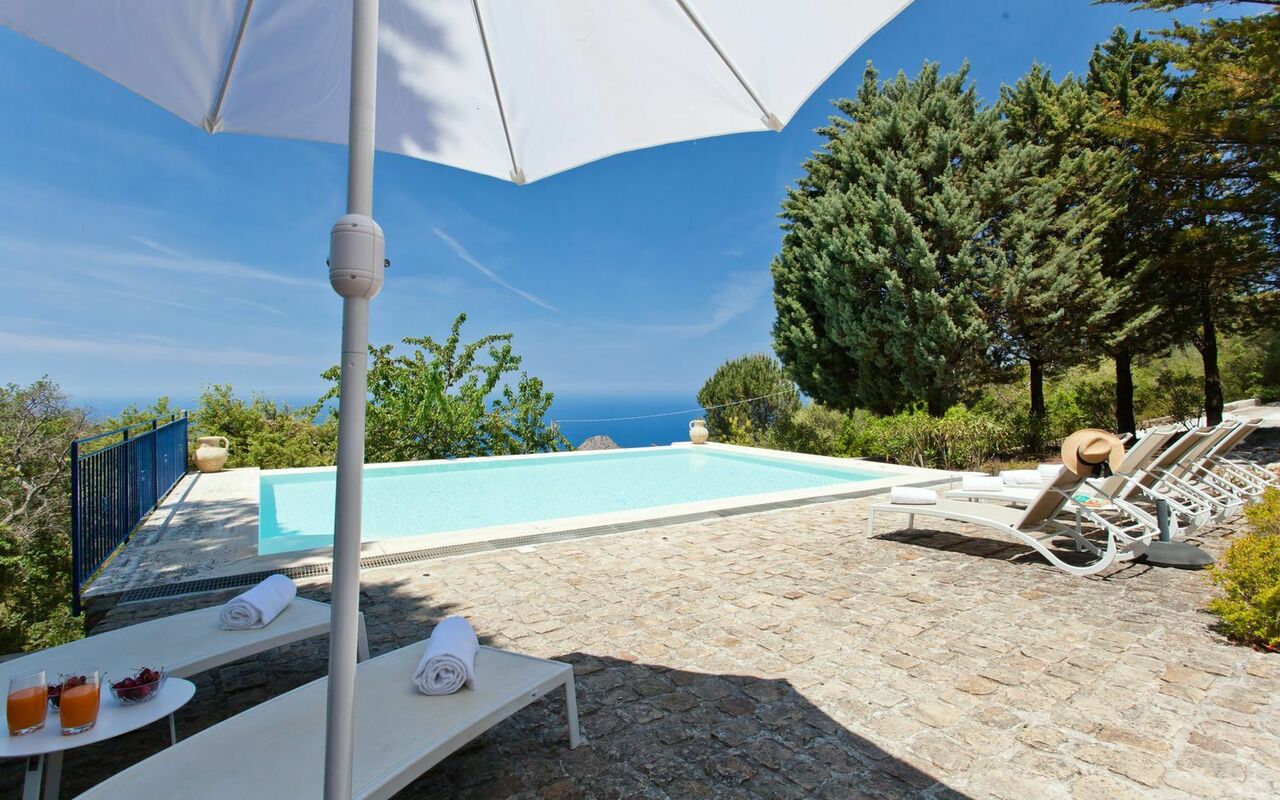 Villa Rocca: Piscina