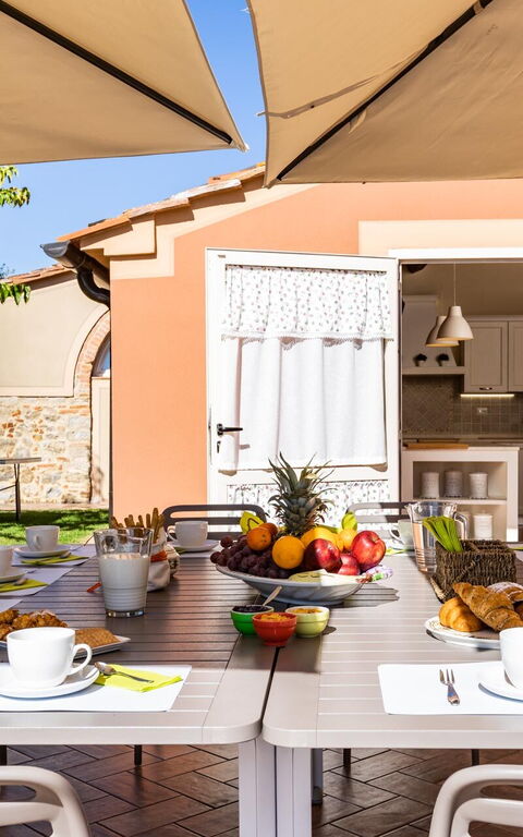 Villa Bonriposo: all'aperto, Esterni