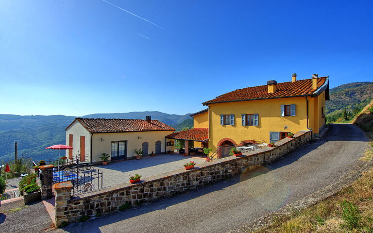 Casalta: all'aperto, Esterni